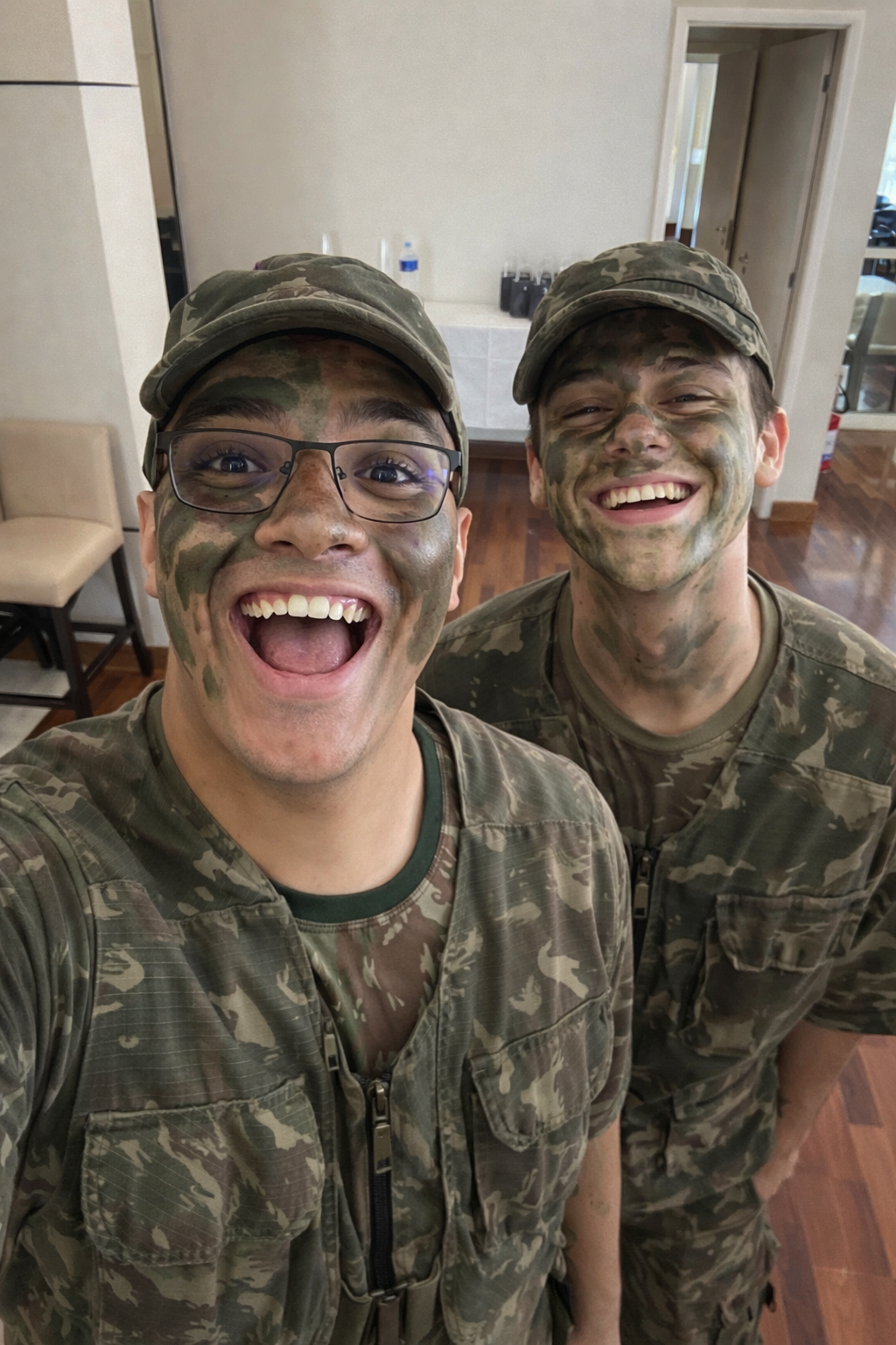 Recreadores da Prática Recreativa caracterizados antes de conduzir uma festa com Arena Nerf