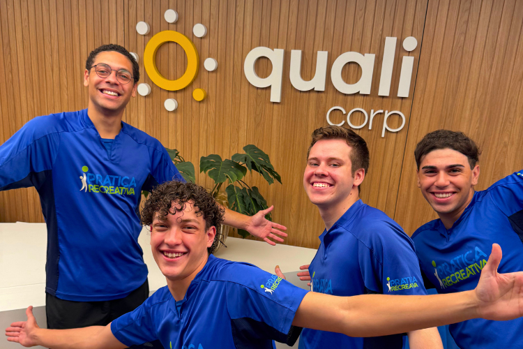 Equipe da Prática Recreativa em evento corporativo